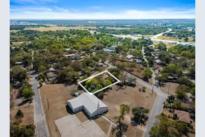 102 Masonic Drive, Elgin, TX 78621 - Photo 8