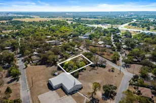 102 Masonic Dr, Elgin, TX 78621 - Photo 8