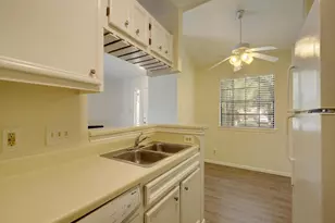 1601 Faro Dr, Austin, TX 78741 - Photo 10