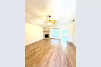 211 Fox Crossing, Burnet, TX 78611 - Photo 4