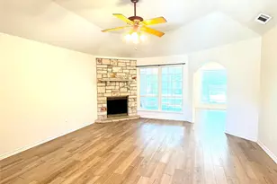 211 Fox Crossing, Burnet, TX 78611 - Photo 4