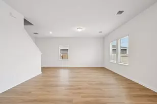 136 Honey Bee Rd, Jarrell, TX 76537 - Photo 8