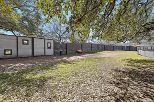 1913 Teagle Dr, Austin, TX 78741 - Photo 30