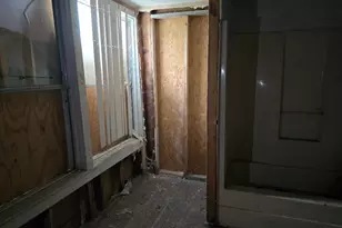 901 W 5th St, Taylor, TX 76574 - Photo 14