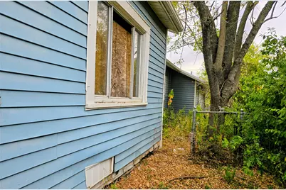 901 W 5th Street, Taylor, TX 76574 - Photo 2