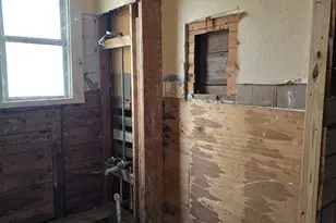 901 W 5th St, Taylor, TX 76574 - Photo 20