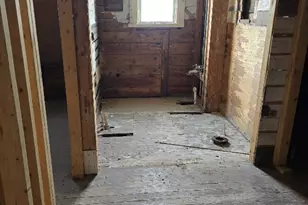 901 W 5th St, Taylor, TX 76574 - Photo 8