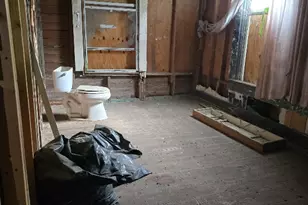 901 W 5th St, Taylor, TX 76574 - Photo 12