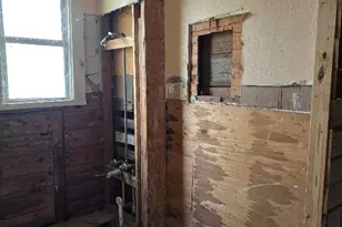 901 W 5th St, Taylor, TX 76574 - Photo 20