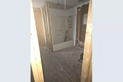 901 W 5th Street, Taylor, TX 76574 - Photo 4