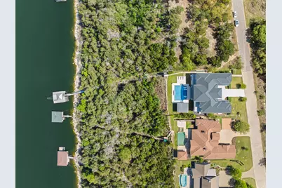 912 Watercliffe, Lago Vista, TX 78645 - Photo 4
