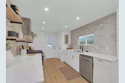 1709 Cecelia Street, Taylor, TX 76574 - Photo 14