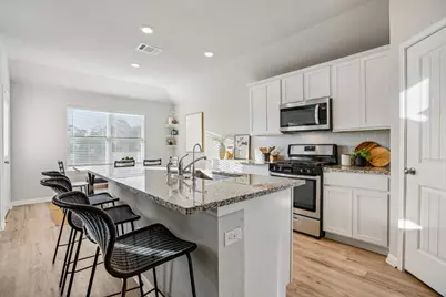 208 Royal Palm Way, Leander, TX 78641 - Photo 2