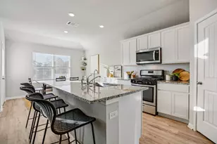 208 Royal Palm Way, Leander, TX 78641 - Photo 2