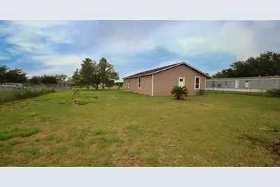 245 Cross Lake Drive, Pleasanton, TX 78064 - Photo 12