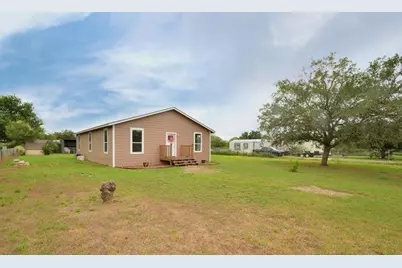 245 Cross Lake Drive, Pleasanton, TX 78064 - Photo 2