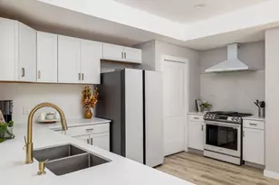 2401 Apple Valley Cir, Austin, TX 78747 - Photo 2