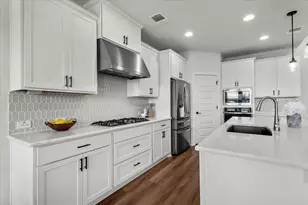 8509 Thompson Teal Trl, Austin, TX 78744 - Photo 8