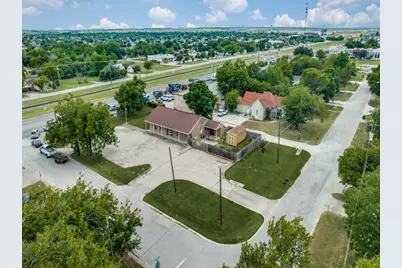 101 N Anthony Street, Hutto, TX 78634 - Photo 2