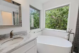 304 River Down Rd, Georgetown, TX 78628 - Photo 10