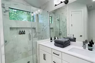 2009 Canterbury St, Austin, TX 78702 - Photo 18