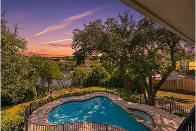 420 Los Escondidos, Marble Falls, TX 78654 - Photo 2