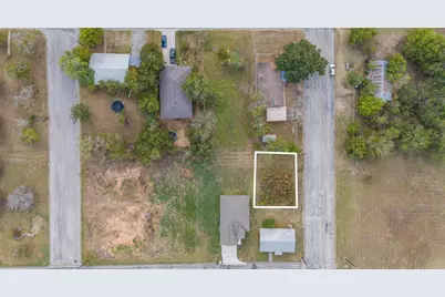 366 N Dallas Street, Giddings, TX 78942 - Photo 10