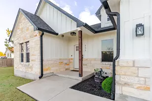 111 Tree Top Ln, Smithville, TX 78957 - Photo 6