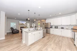 111 Tree Top Ln, Smithville, TX 78957 - Photo 12