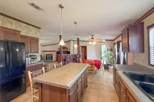 845 Caldwell St, Lexington, TX 78947 - Photo 2