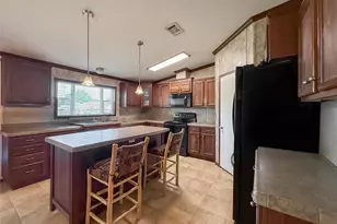 845 Caldwell St, Lexington, TX 78947 - Photo 2