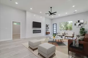 1215 Howard St, Taylor, TX 76574 - Photo 2