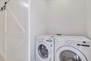 1215 Howard St, Taylor, TX 76574 - Photo 20