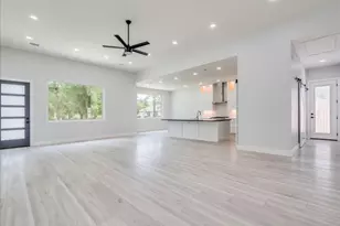 1215 Howard St, Taylor, TX 76574 - Photo 6