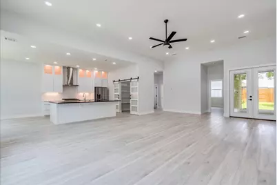 1215 Howard Street, Taylor, TX 76574 - Photo 4