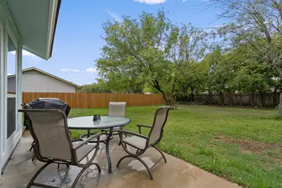 405 E Logan Street, Round Rock, TX 78664 - Photo 22