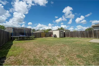18425 Crestwind Lane, Elgin, TX 78621 - Photo 34