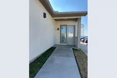 2400 Louis Henna Boulevard #301, Round Rock, TX 78664 - Photo 20