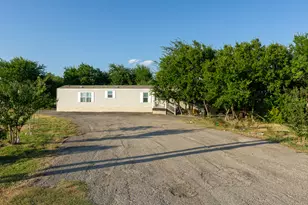 205 Arrowhead Cv, Kyle, TX 78640 - Photo 2