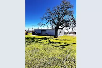 1608 W Cameron Avenue, Rockdale, TX 76567 - Photo 2