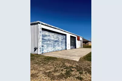 1608 W Cameron Avenue, Rockdale, TX 76567 - Photo 1