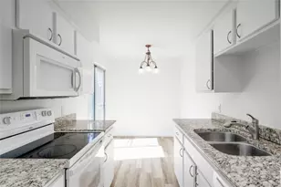 6910 Hart Ln, Austin, TX 78731 - Photo 6