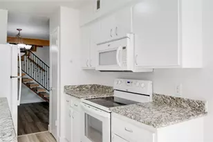 6910 Hart Ln, Austin, TX 78731 - Photo 8