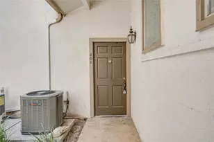 6910 Hart Ln, Austin, TX 78731 - Photo 2