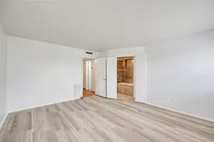 6910 Hart Ln, Austin, TX 78731 - Photo 10