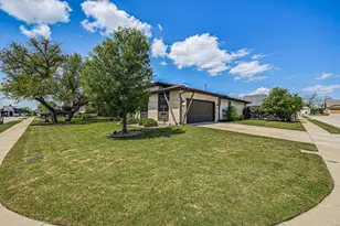 100 Dax Dr, Liberty Hill, TX 78642 - Photo 2