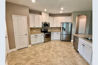 6904 Ondantra Bend, Austin, TX 78744 - Photo 2
