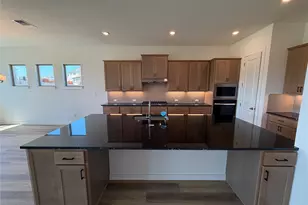 109 Statue Dr, Liberty Hill, TX 78642 - Photo 4