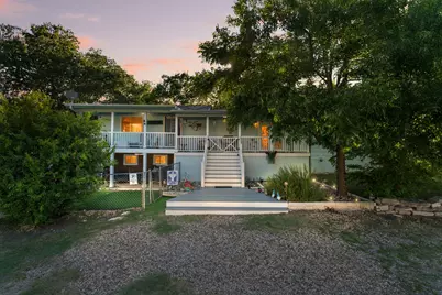 608 N Church Street, Georgetown, TX 78626 - Photo 2