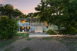 608 N Church St, Georgetown, TX 78626 - Photo 2